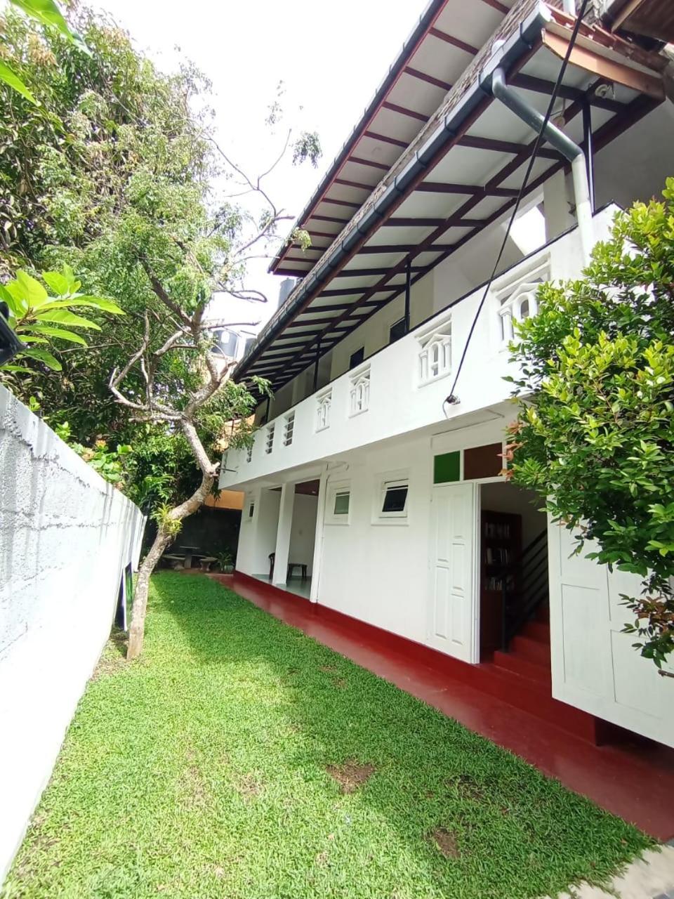 Sihara Rooms & Hostel Matara Exteriör bild